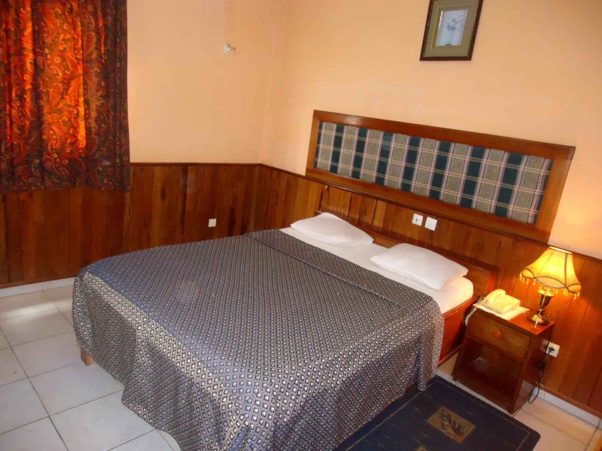 Hotel Saffana Дуала Екстериор снимка