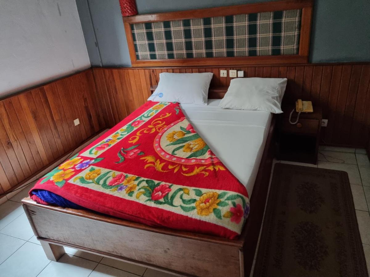 Hotel Saffana Дуала Екстериор снимка